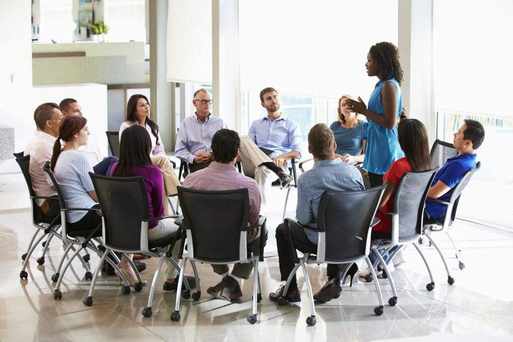 Create a culture of communication to foster employee connection and engagement, rater8, healthcare employee retention